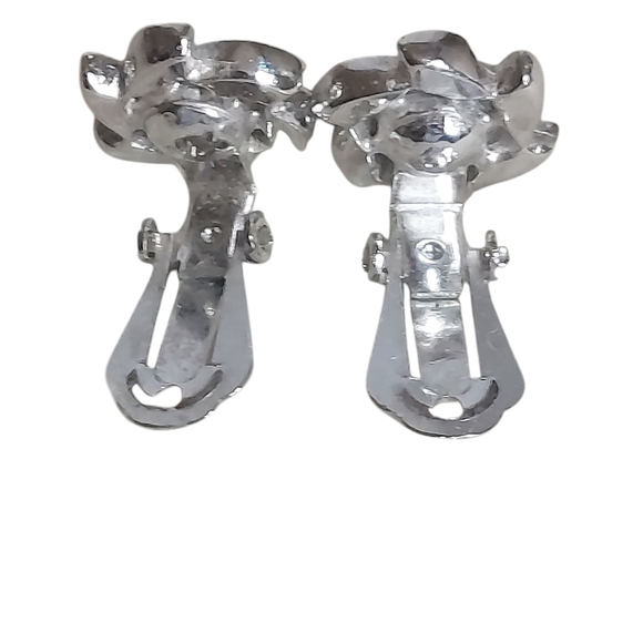 Vintage Eisenberg Ice Pearl Rhinestone Flower in Silver Stunning Clip On Earring - Picture 3 of 14